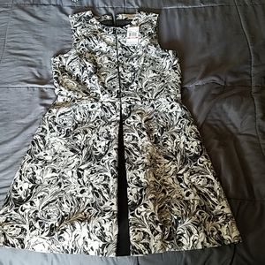 Black and white patterned dress